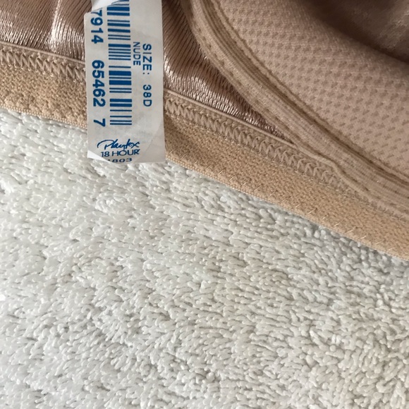 SOLDBundle of beige 18 Hour Bras Size 38D - Picture 5 of 6